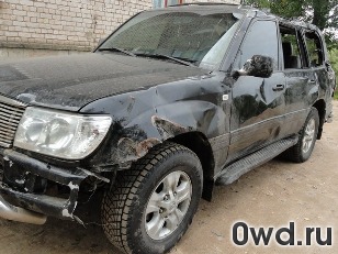 Битый автомобиль Toyota Land Cruiser