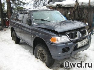 Битый автомобиль Mitsubishi Pajero Sport