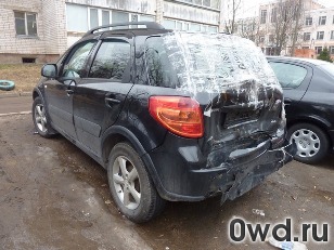 Битый автомобиль Suzuki SX4