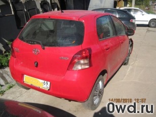 Битый автомобиль Toyota Yaris