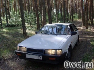 Битый автомобиль Mazda 626