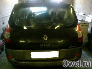 Битый автомобиль Renault Scenic