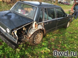 Битый автомобиль Volvo 740