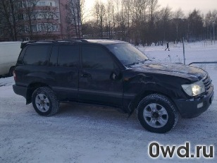 Битый автомобиль Toyota Land Cruiser