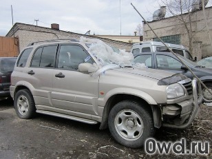 Битый автомобиль Suzuki Grand Vitara