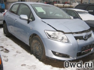 Битый автомобиль Toyota Auris