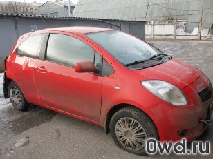 Битый автомобиль Toyota Yaris