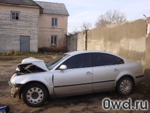 Битый автомобиль Volkswagen Passat