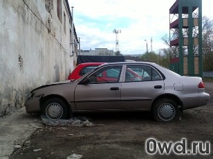 Битый автомобиль Toyota Corolla