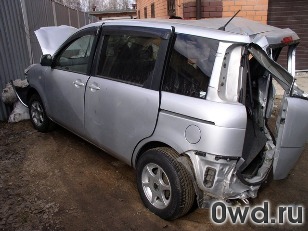 Битый автомобиль Toyota Sienta