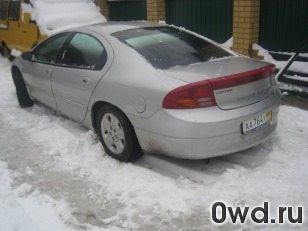 Битый автомобиль Dodge Intrepid